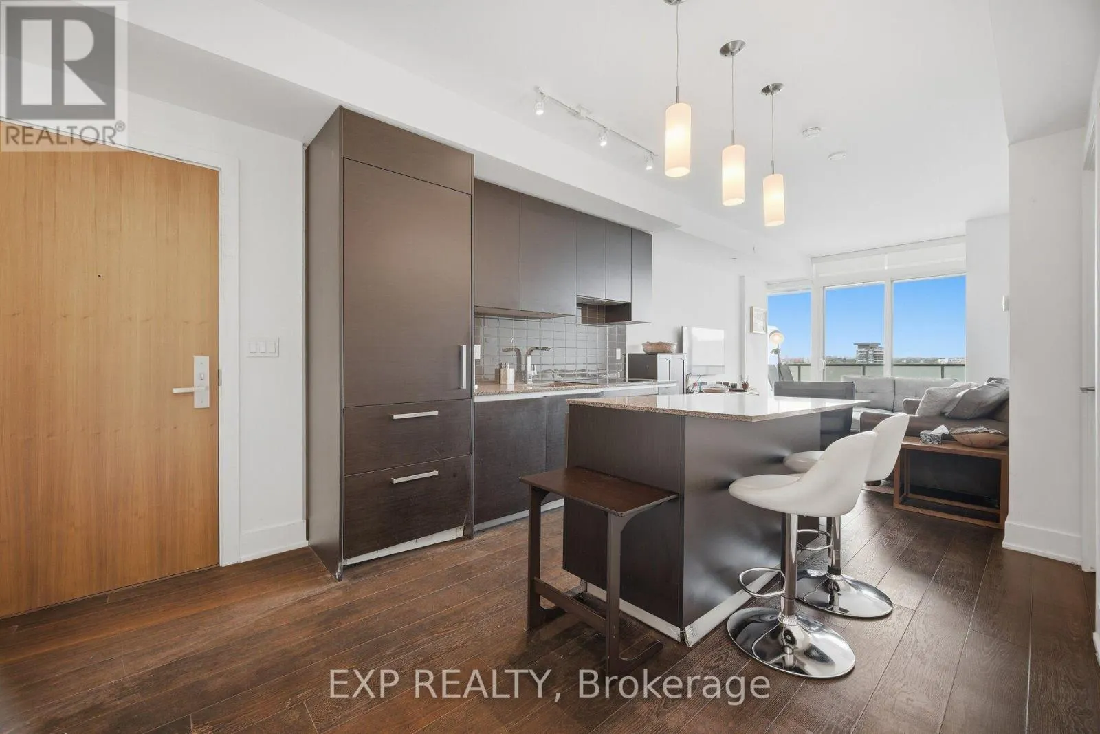 2505 - 200 BLOOR STREET W