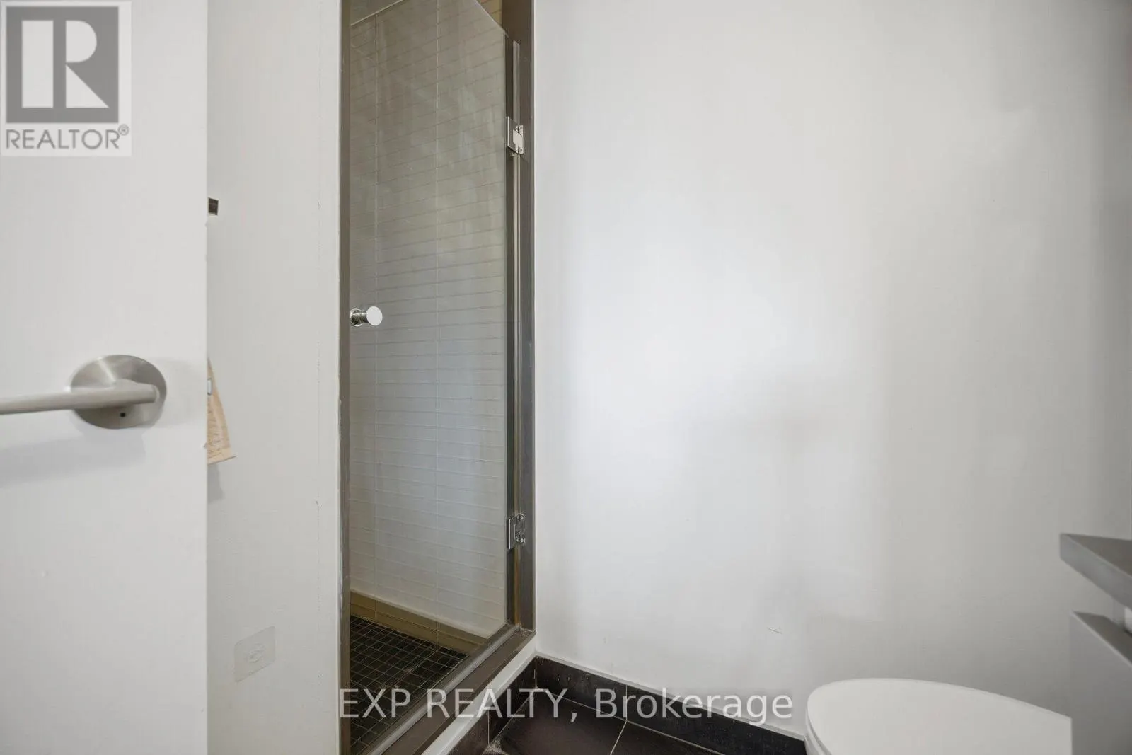 2505 - 200 BLOOR STREET W
