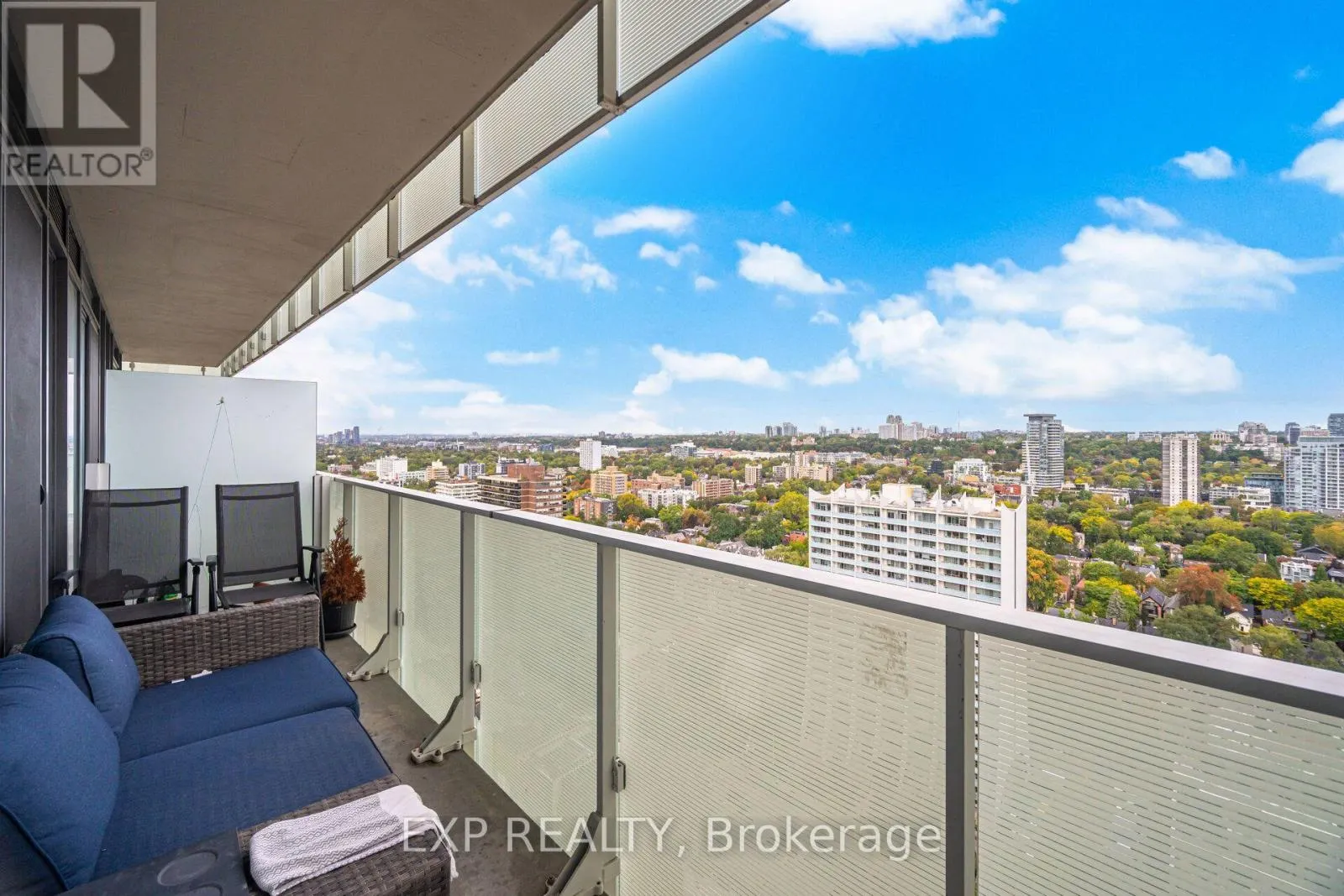 2505 - 200 BLOOR STREET W