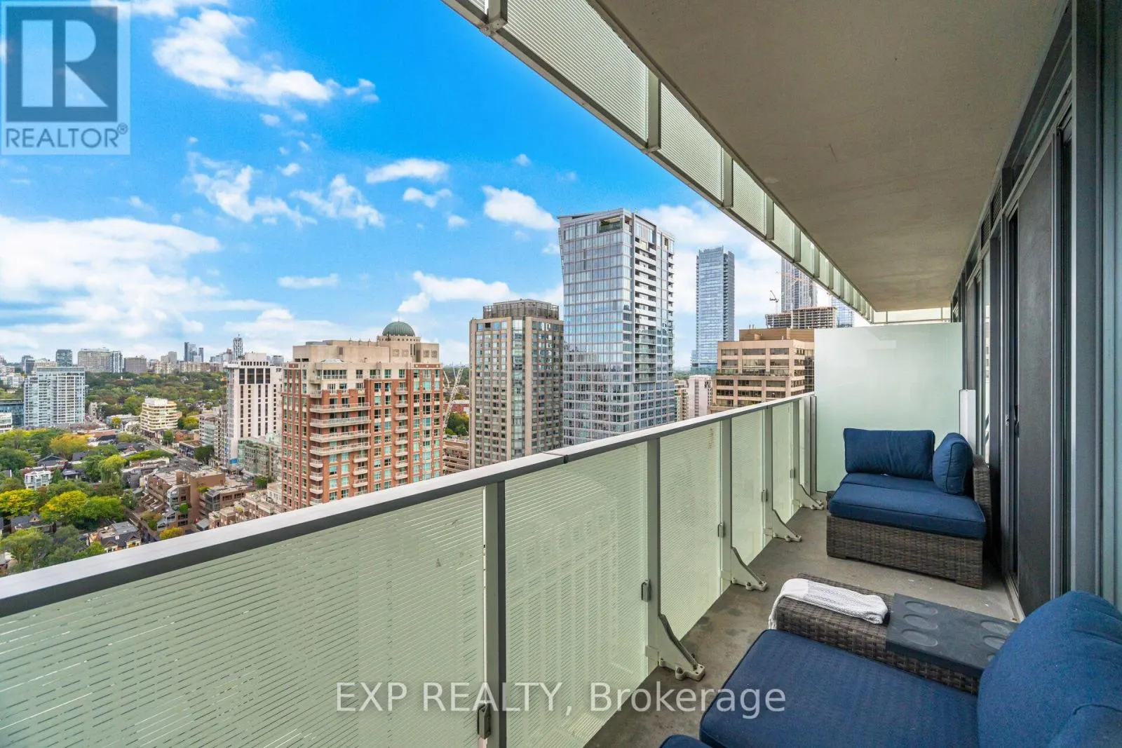 2505 - 200 BLOOR STREET W