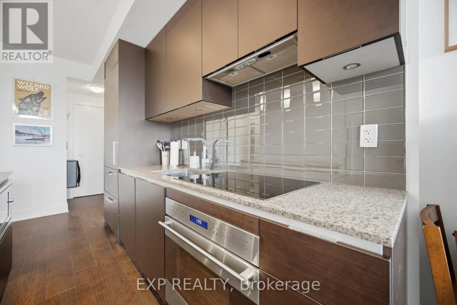 2505 - 200 BLOOR STREET W