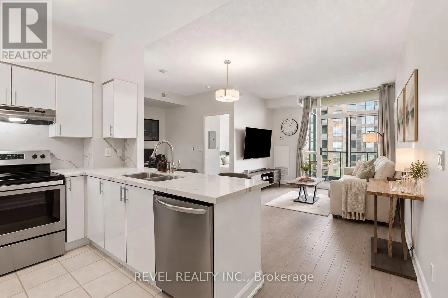 2001 - 231 FORT YORK BOULEVARD