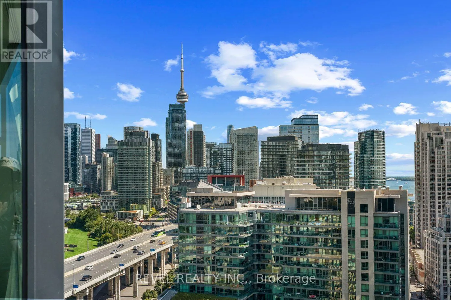 2001 - 231 FORT YORK BOULEVARD
