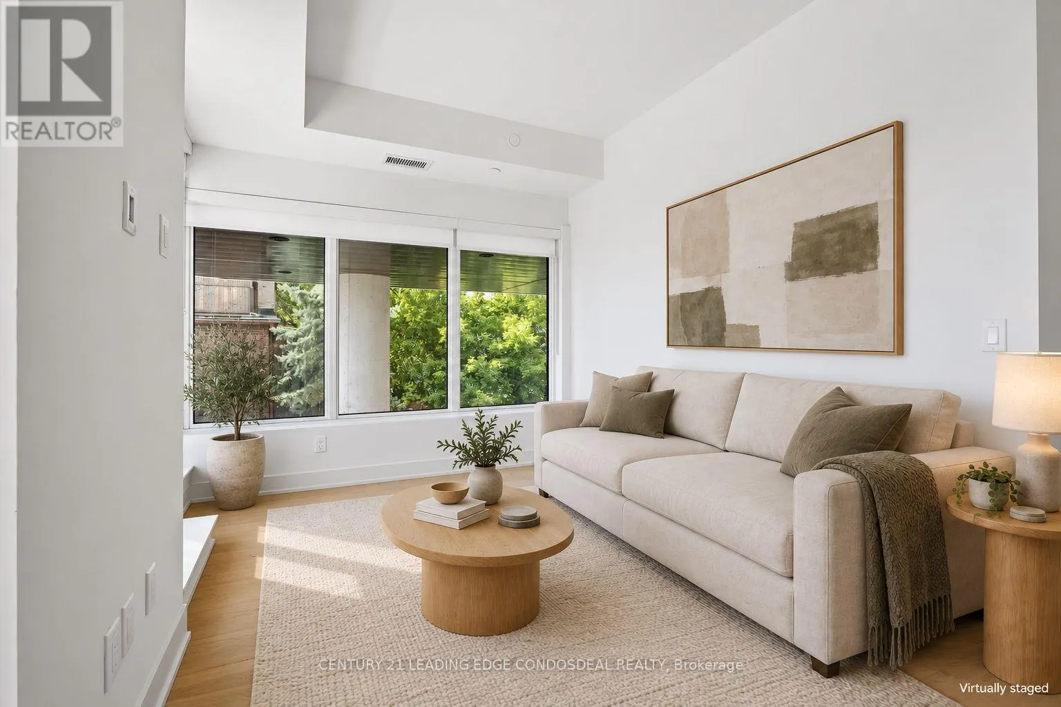 207 - 322 DUPONT STREET