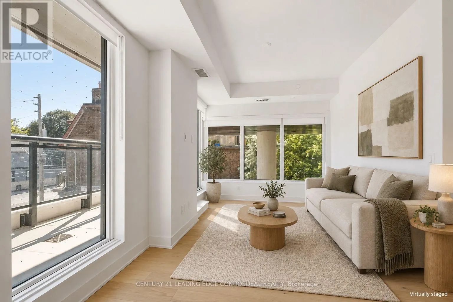 207 - 322 DUPONT STREET
