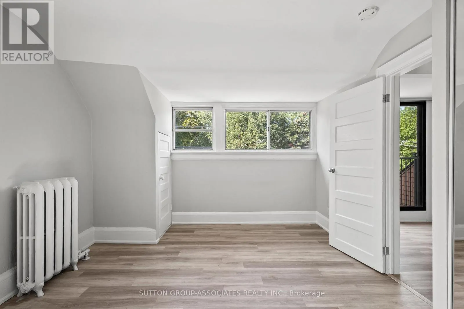 415 BRUNSWICK AVENUE