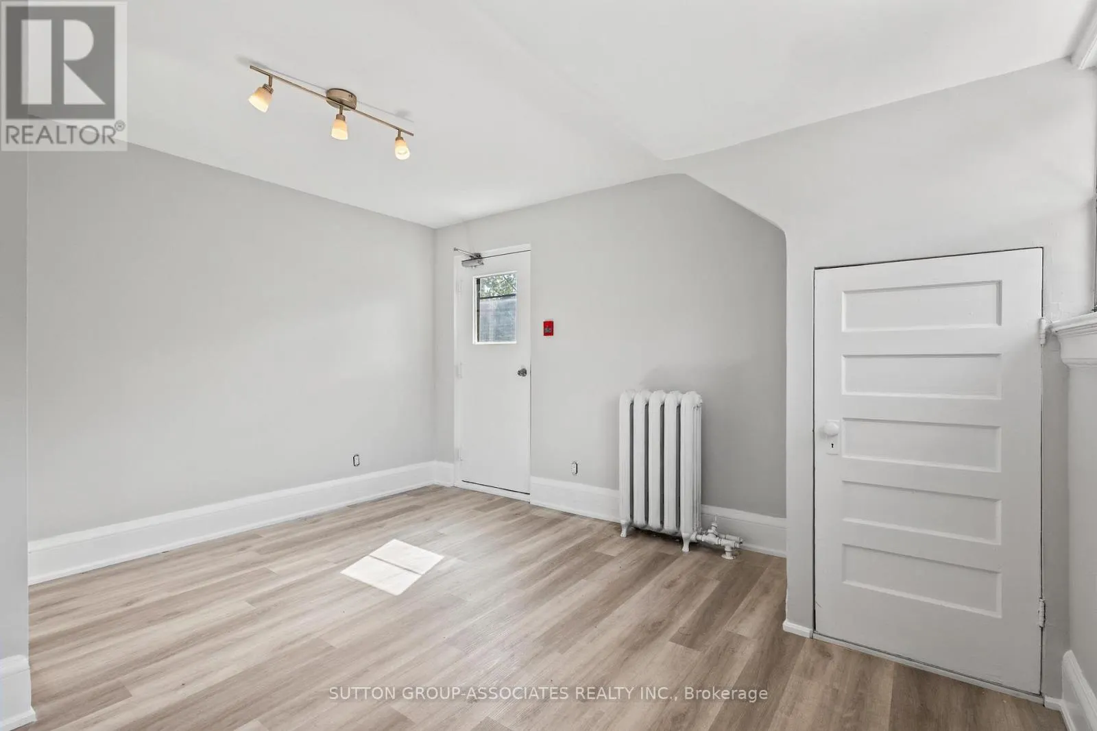 415 BRUNSWICK AVENUE