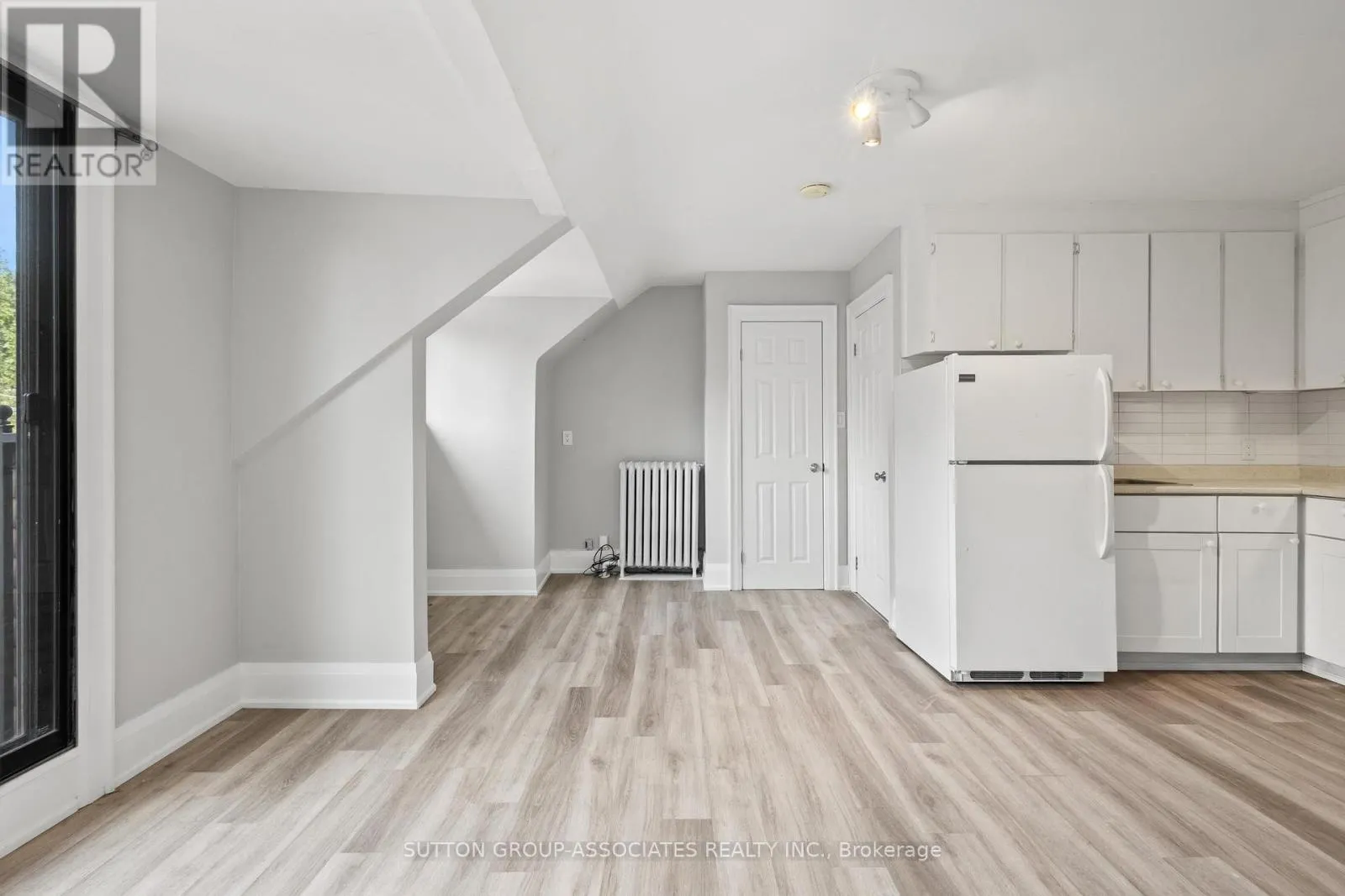 415 BRUNSWICK AVENUE