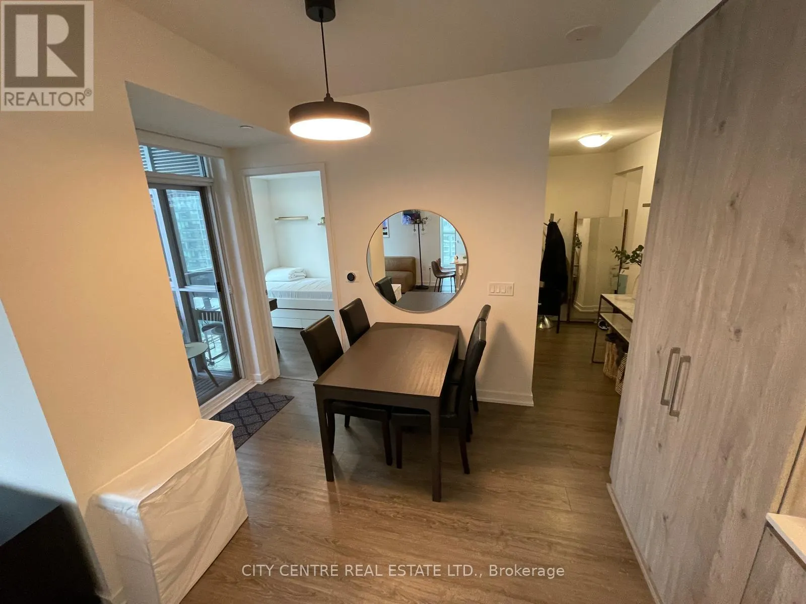 1602 - 1 YORKVILLE AVENUE