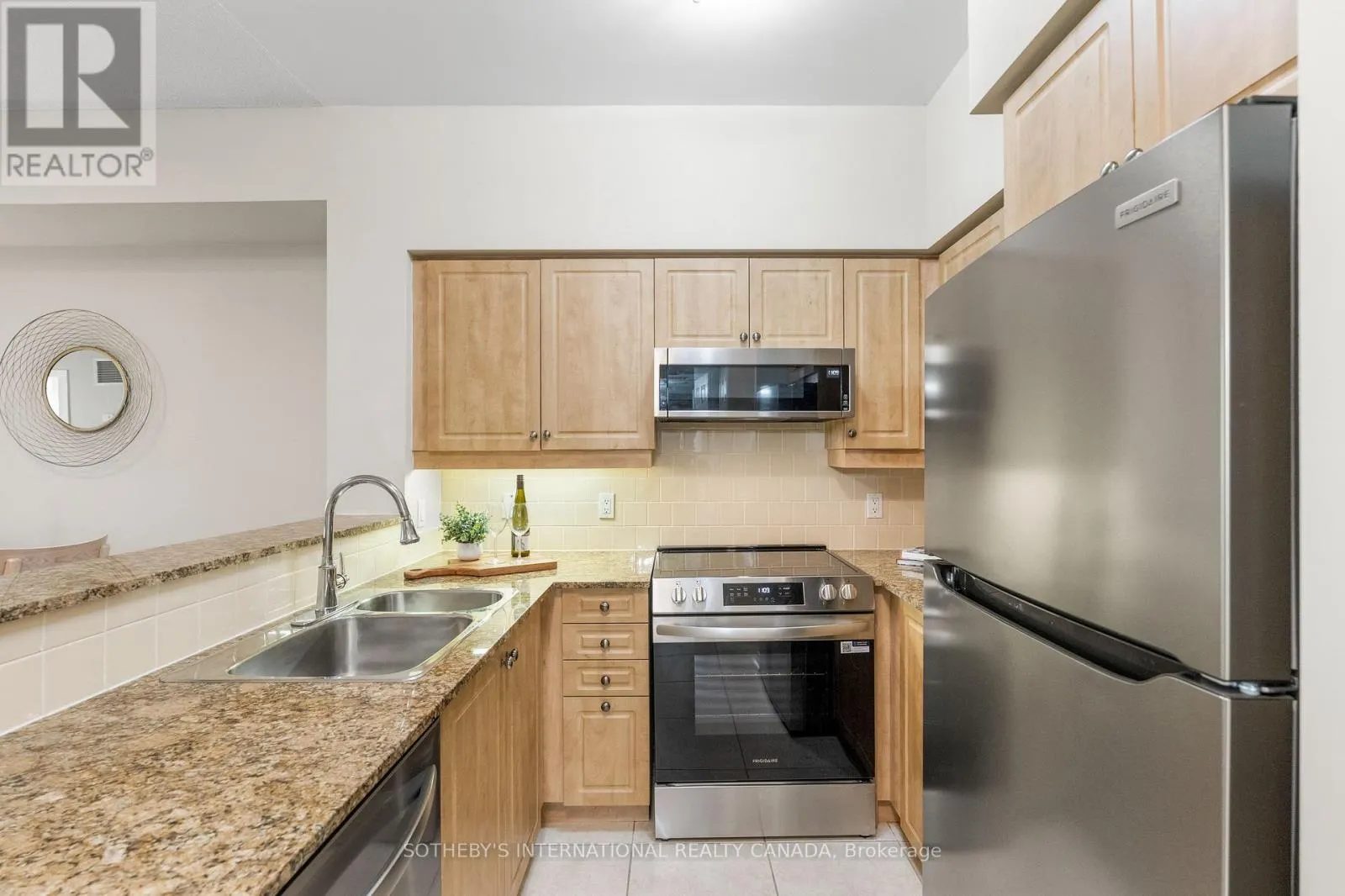 212 - 481 ROSEWELL AVENUE