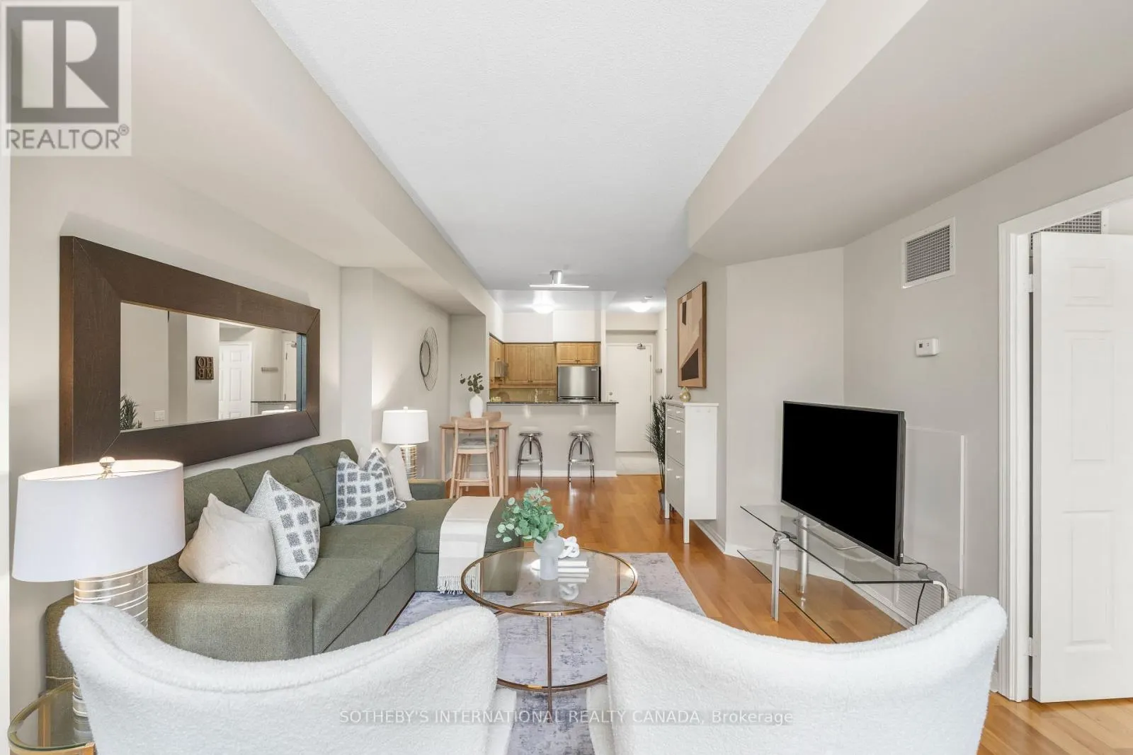 212 - 481 ROSEWELL AVENUE