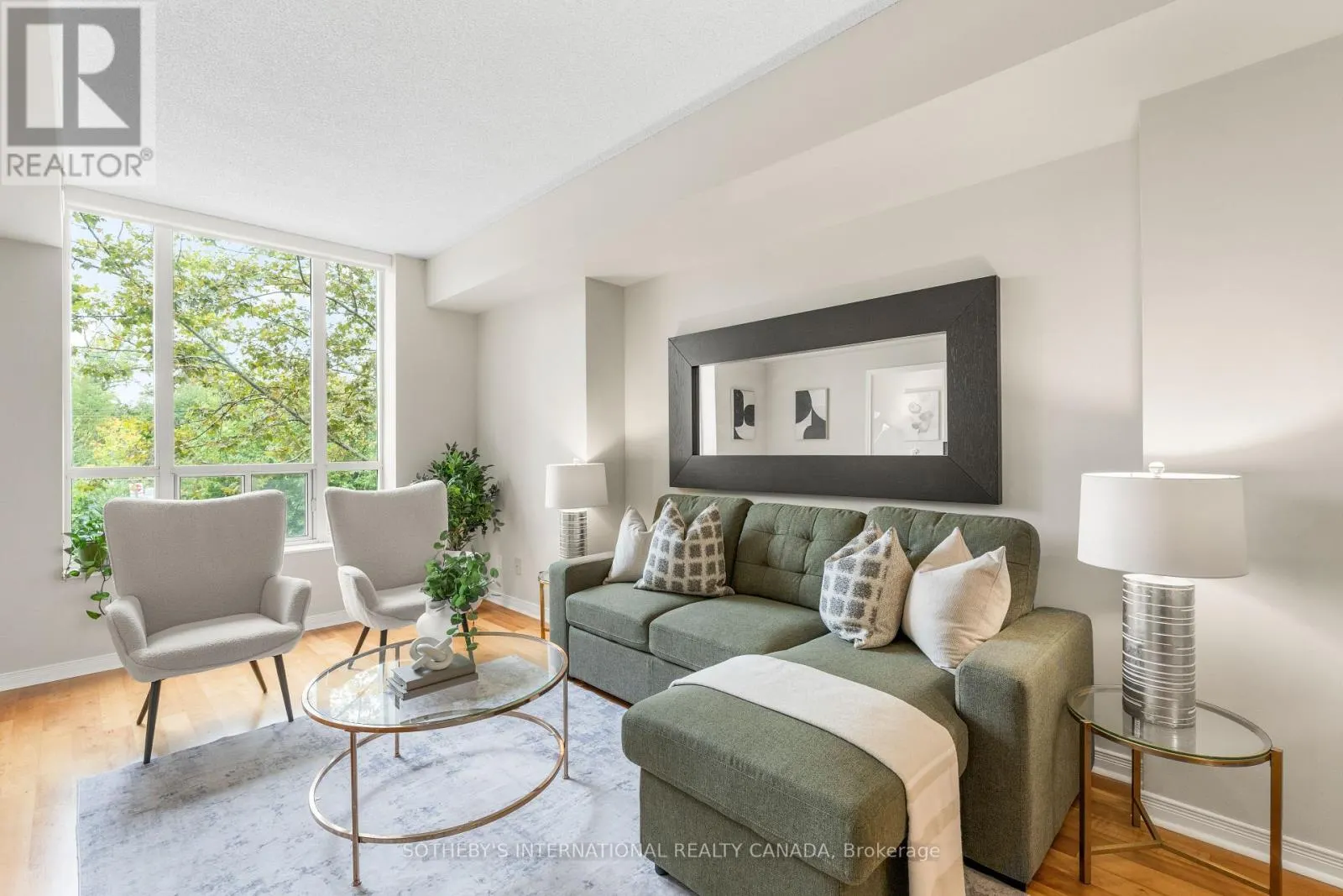 212 - 481 ROSEWELL AVENUE