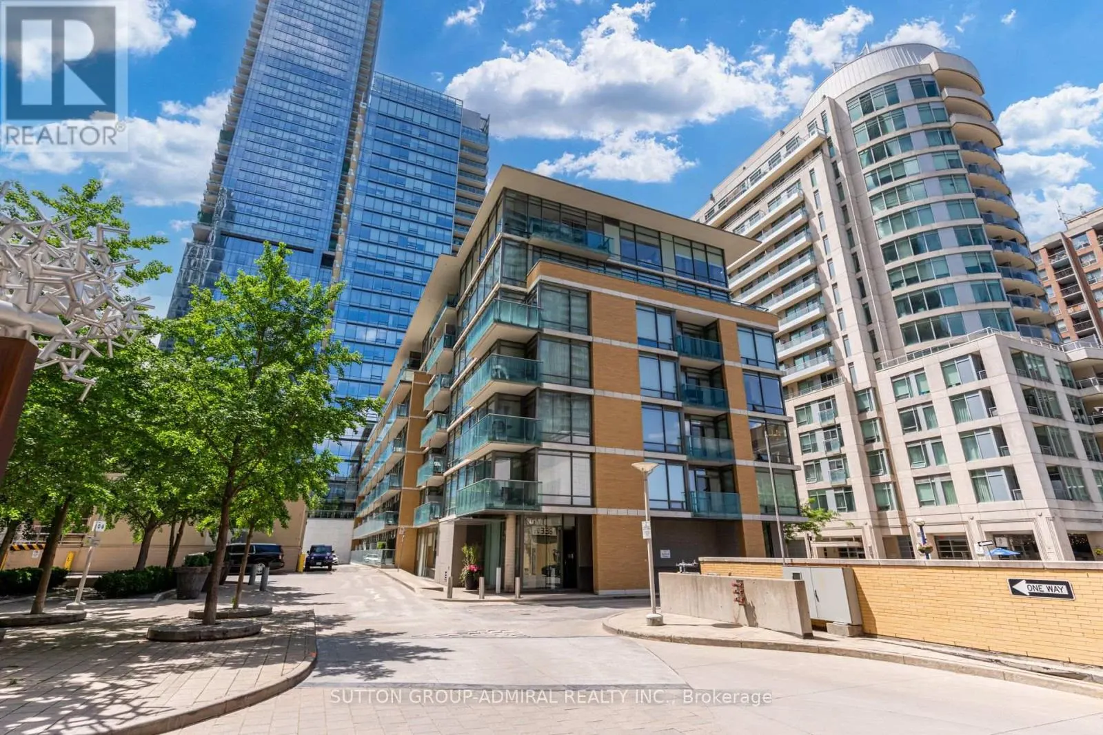 104 - 21 SCOLLARD STREET