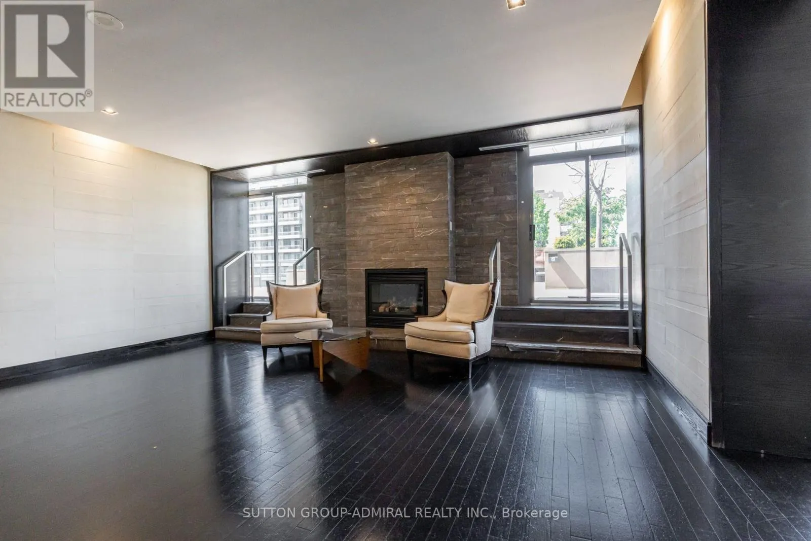 104 - 21 SCOLLARD STREET