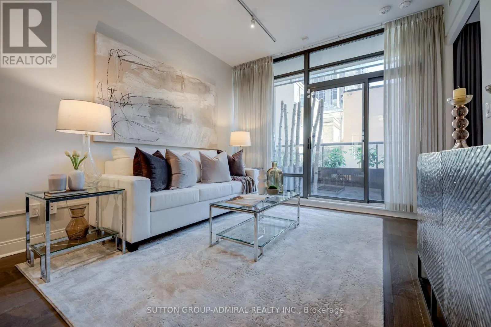 104 - 21 SCOLLARD STREET