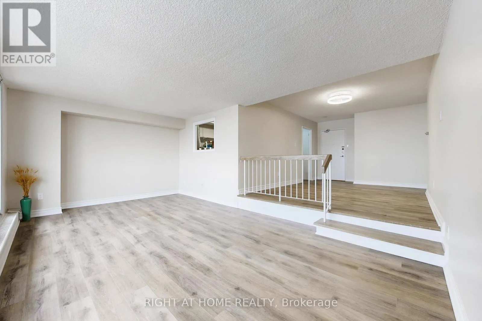 702 - 1338 YORK MILLS ROAD