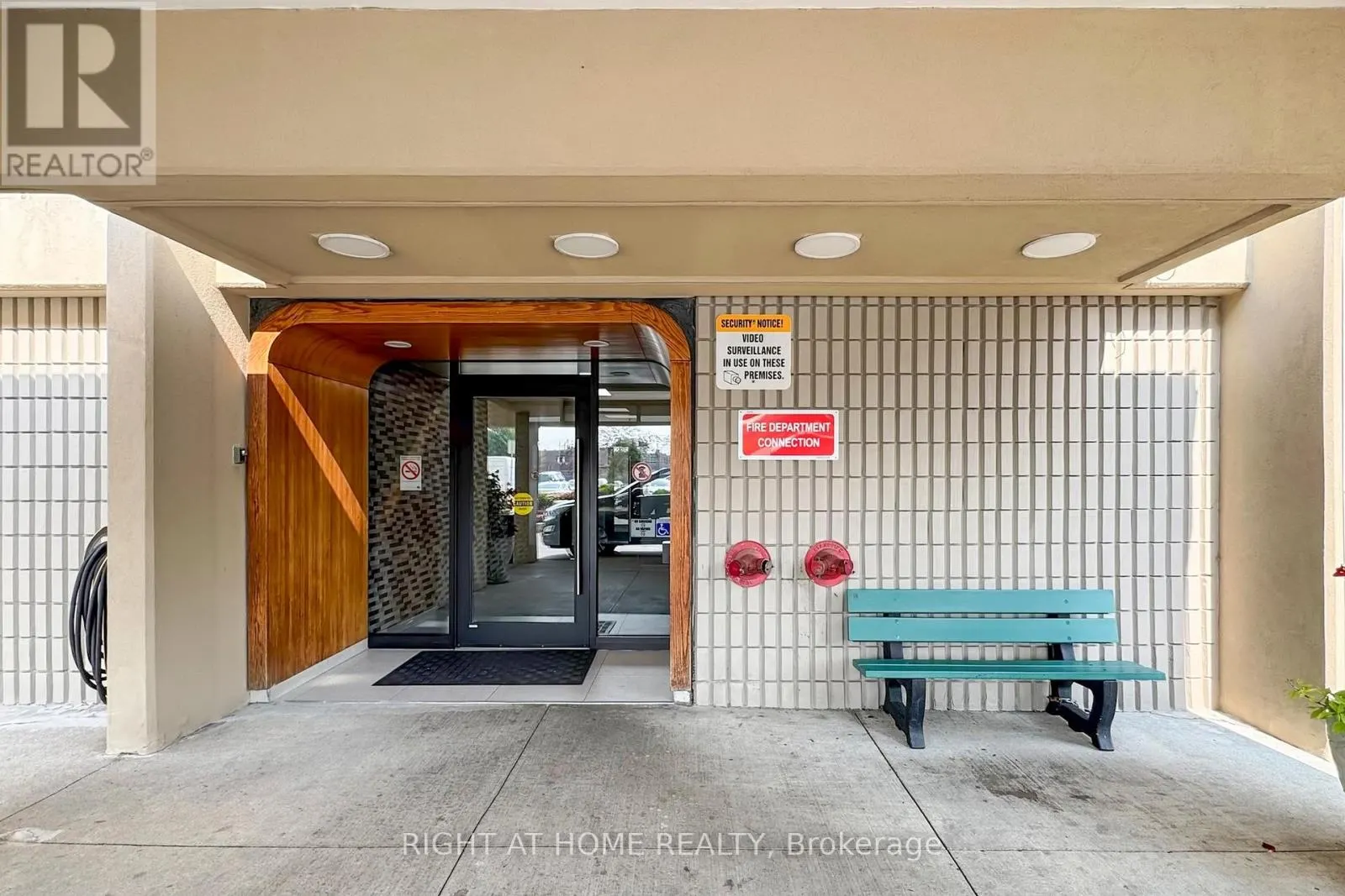 702 - 1338 YORK MILLS ROAD