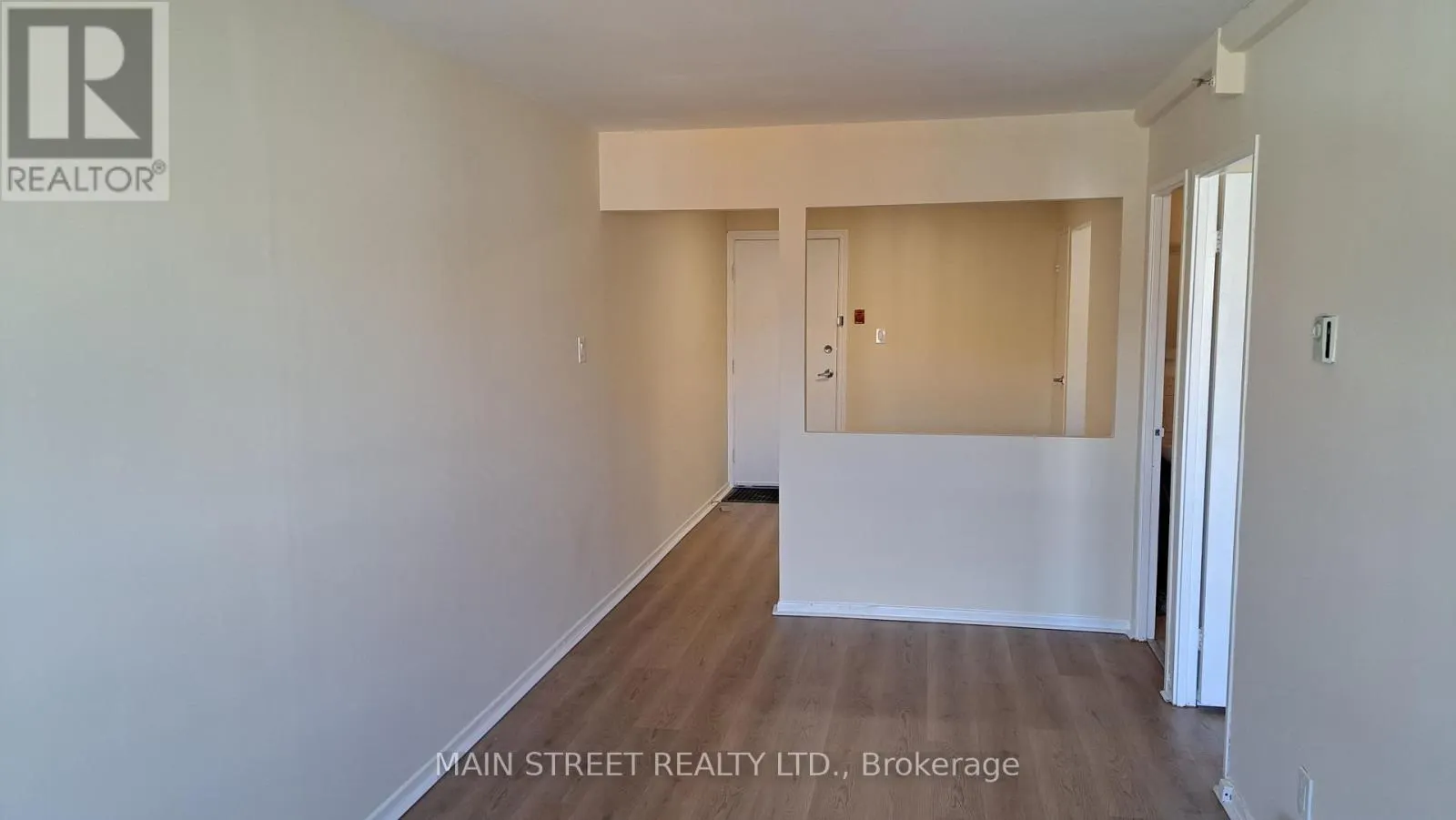 3 - 2588A YONGE STREET
