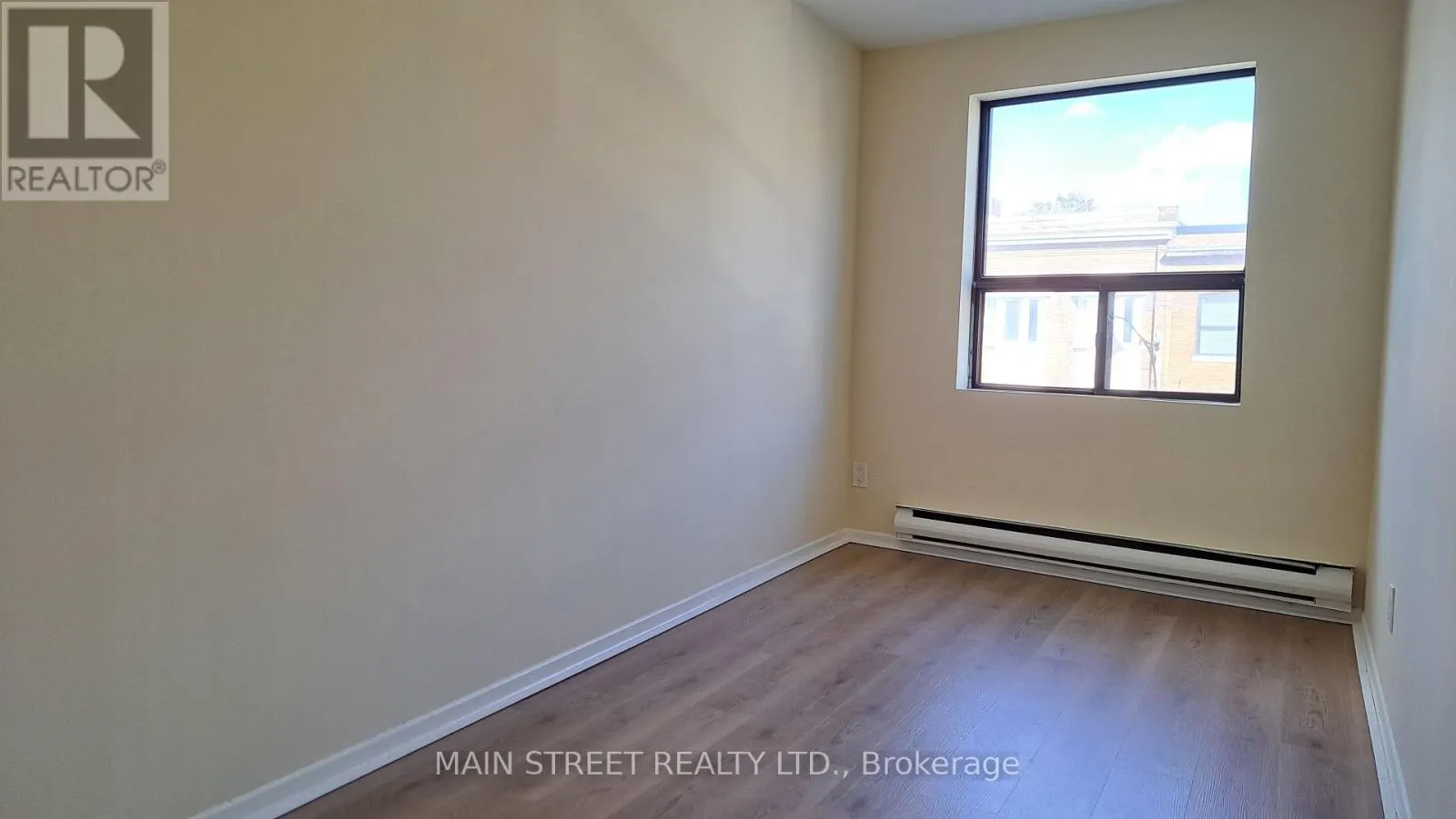 3 - 2588A YONGE STREET