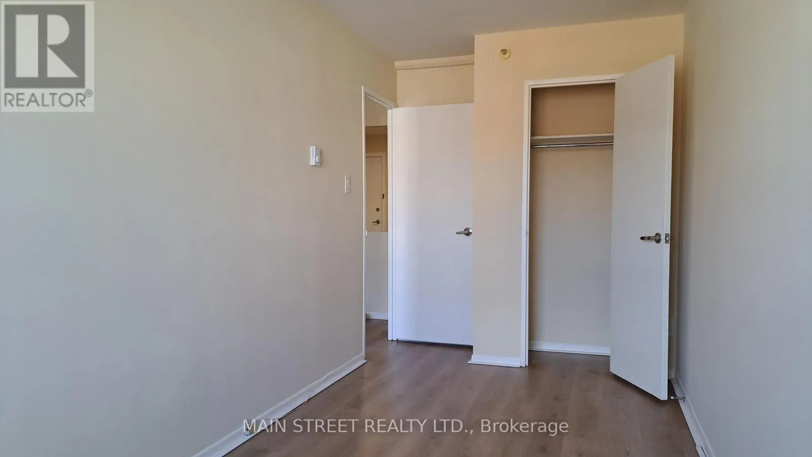 3 - 2588A YONGE STREET