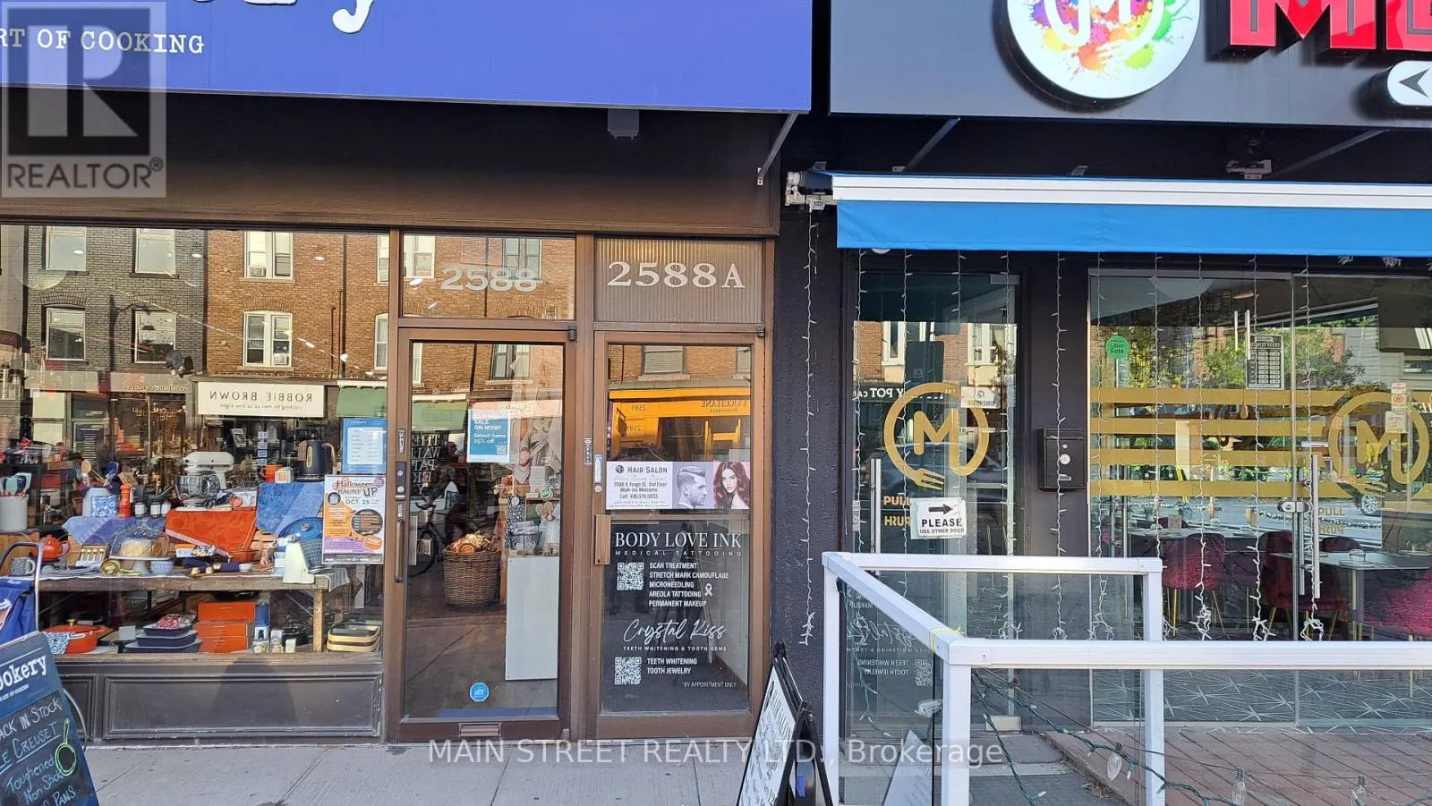 3 - 2588A YONGE STREET