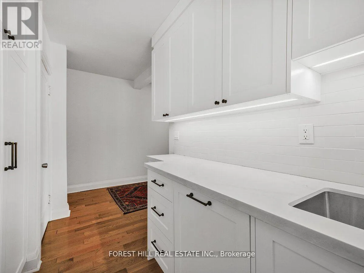 2ND & 3RD FLOOR - 14B GLENVIEW AVENUE