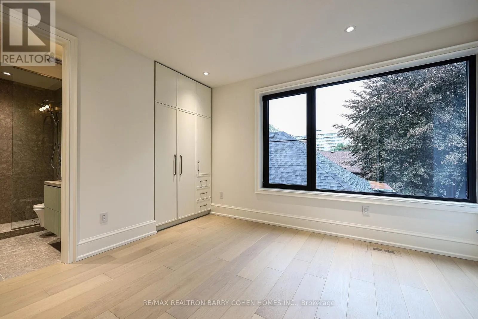 39 CHUDLEIGH AVENUE