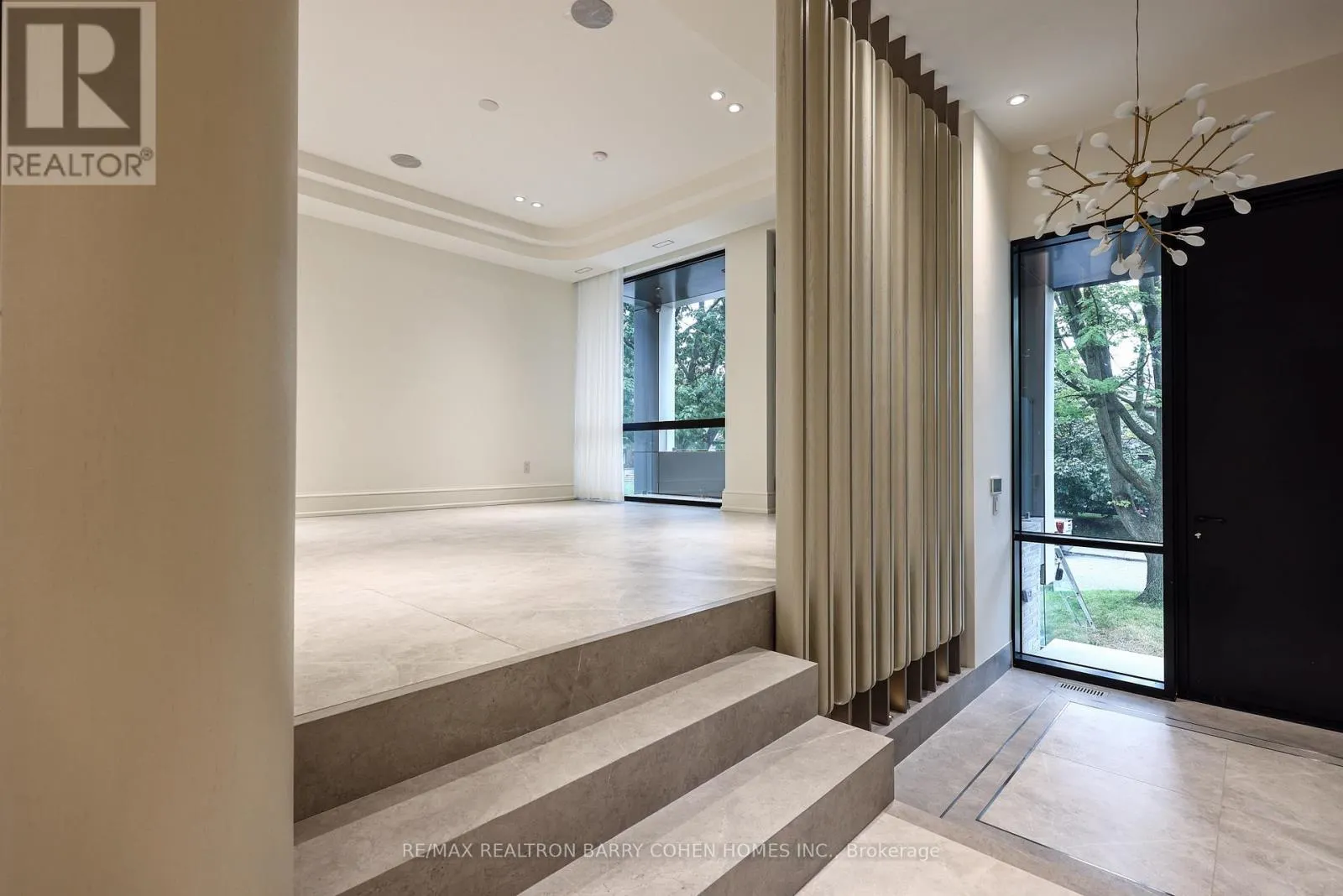 39 CHUDLEIGH AVENUE