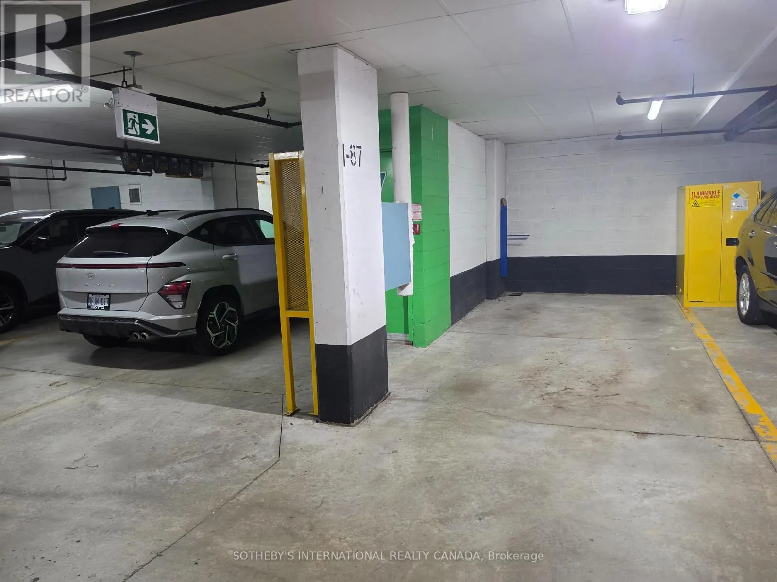 377 - 32 STADIUM ROAD