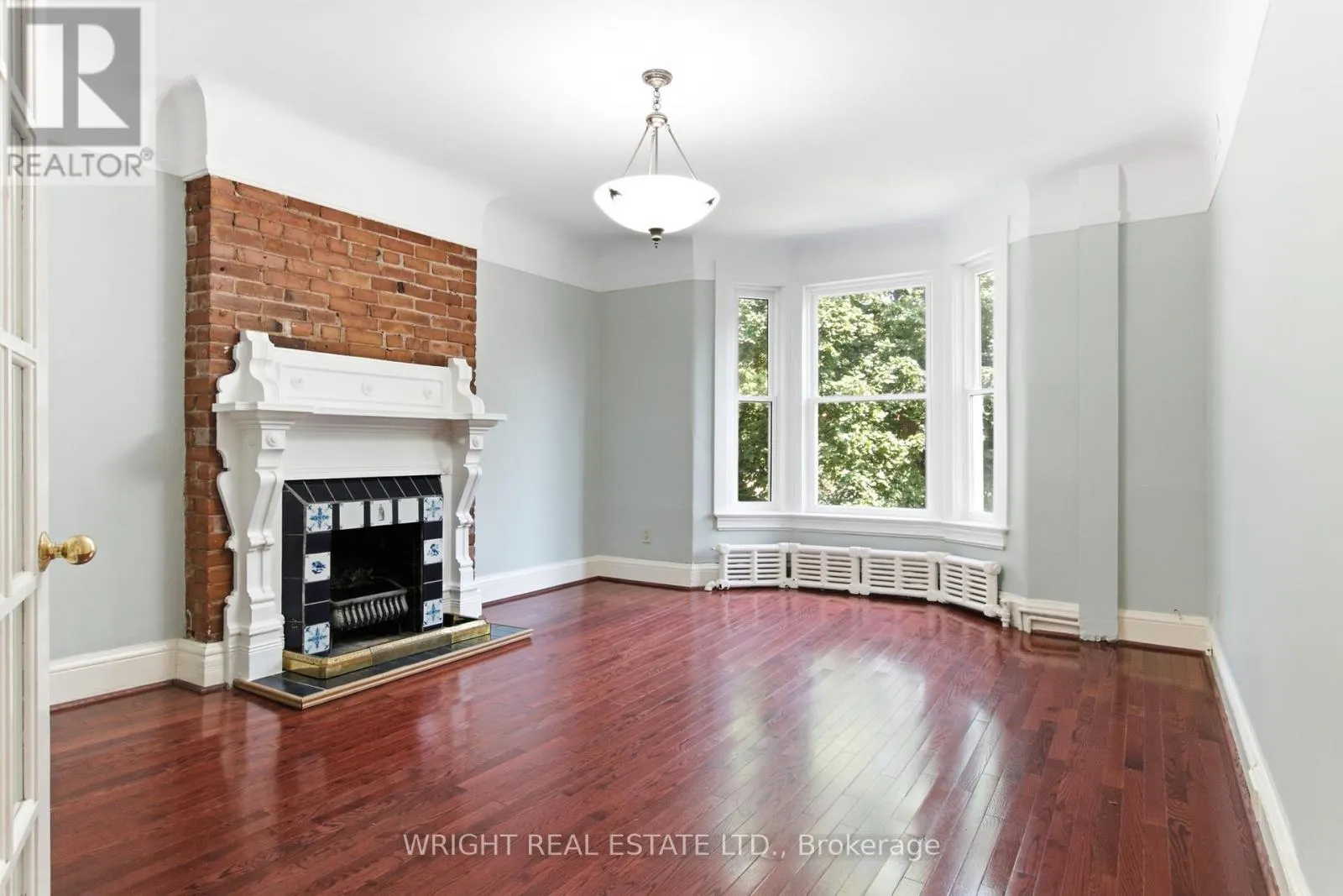 112 ALBANY AVENUE