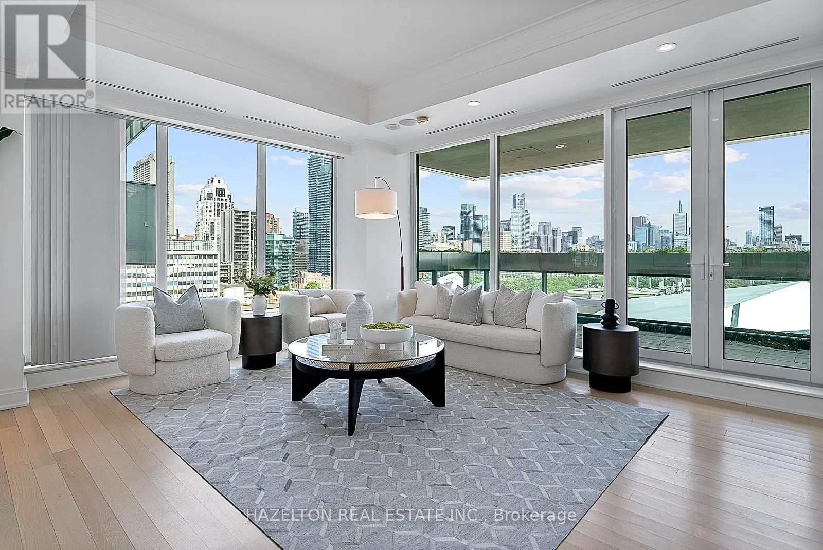 1402 - 206 BLOOR STREET W