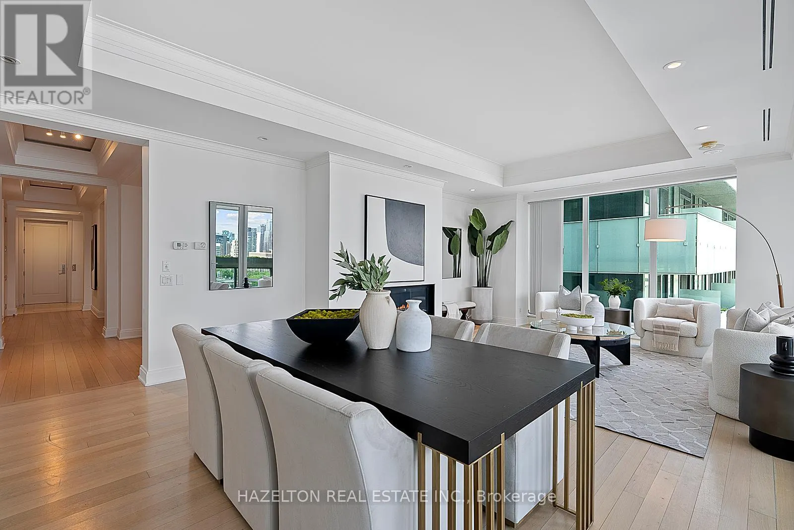 1402 - 206 BLOOR STREET W