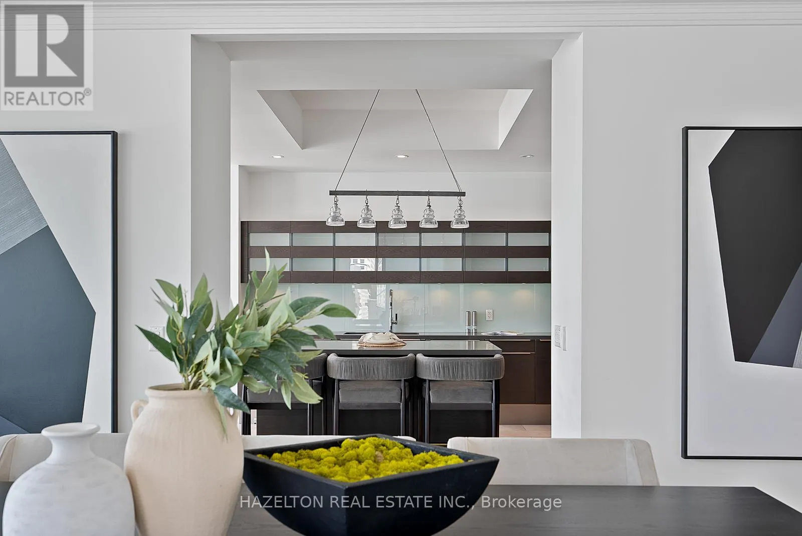 1402 - 206 BLOOR STREET W