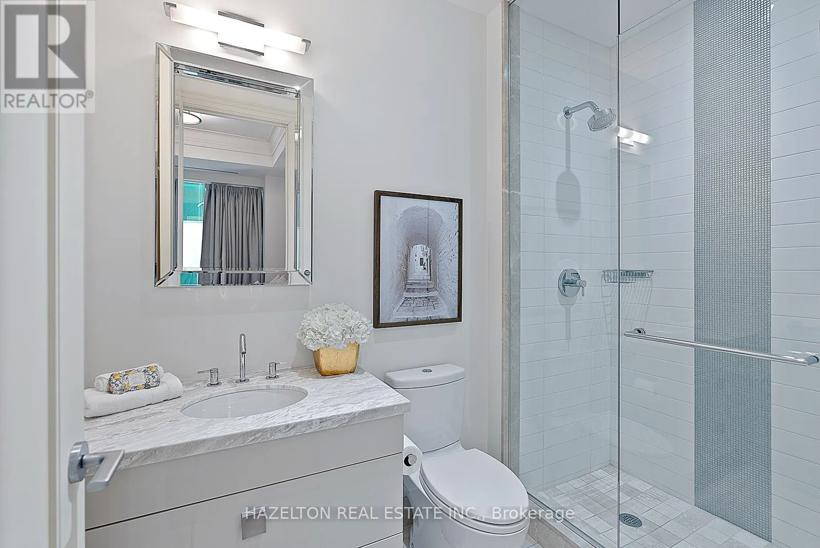 1402 - 206 BLOOR STREET W
