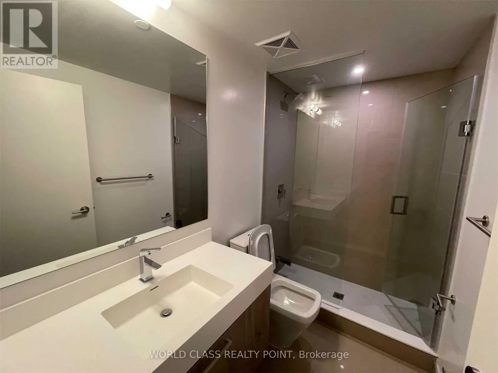 303 - 1 YORKVILLE AVENUE
