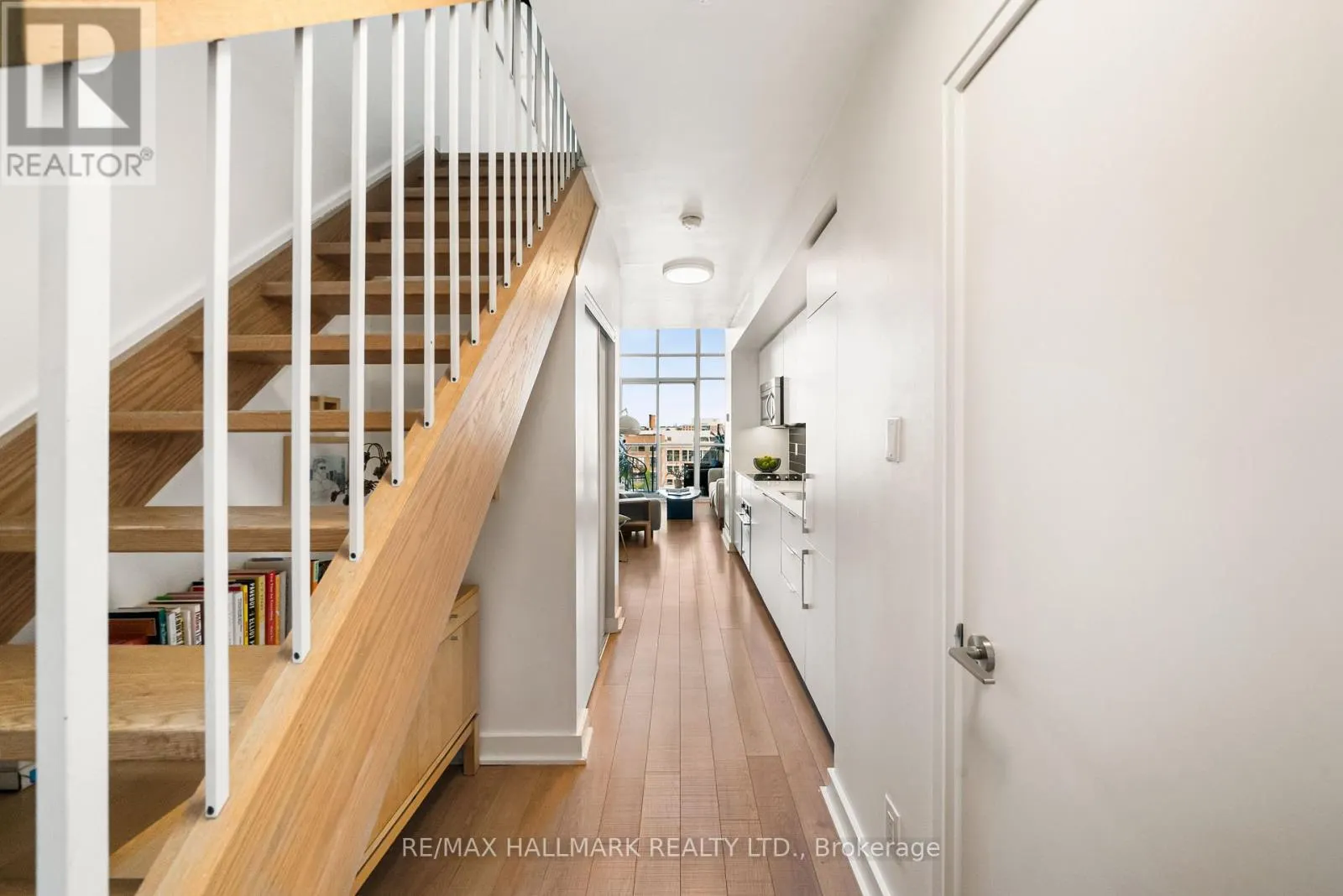 617 - 5 HANNA AVENUE