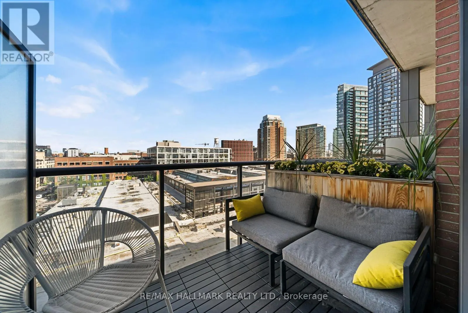 617 - 5 HANNA AVENUE