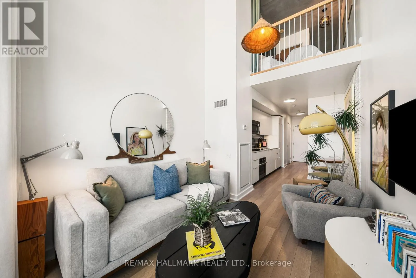 617 - 5 HANNA AVENUE
