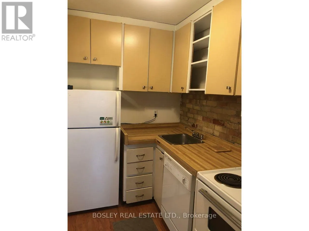 2ND FLOOR, APT 2 - 160 DAVENPORT ROAD