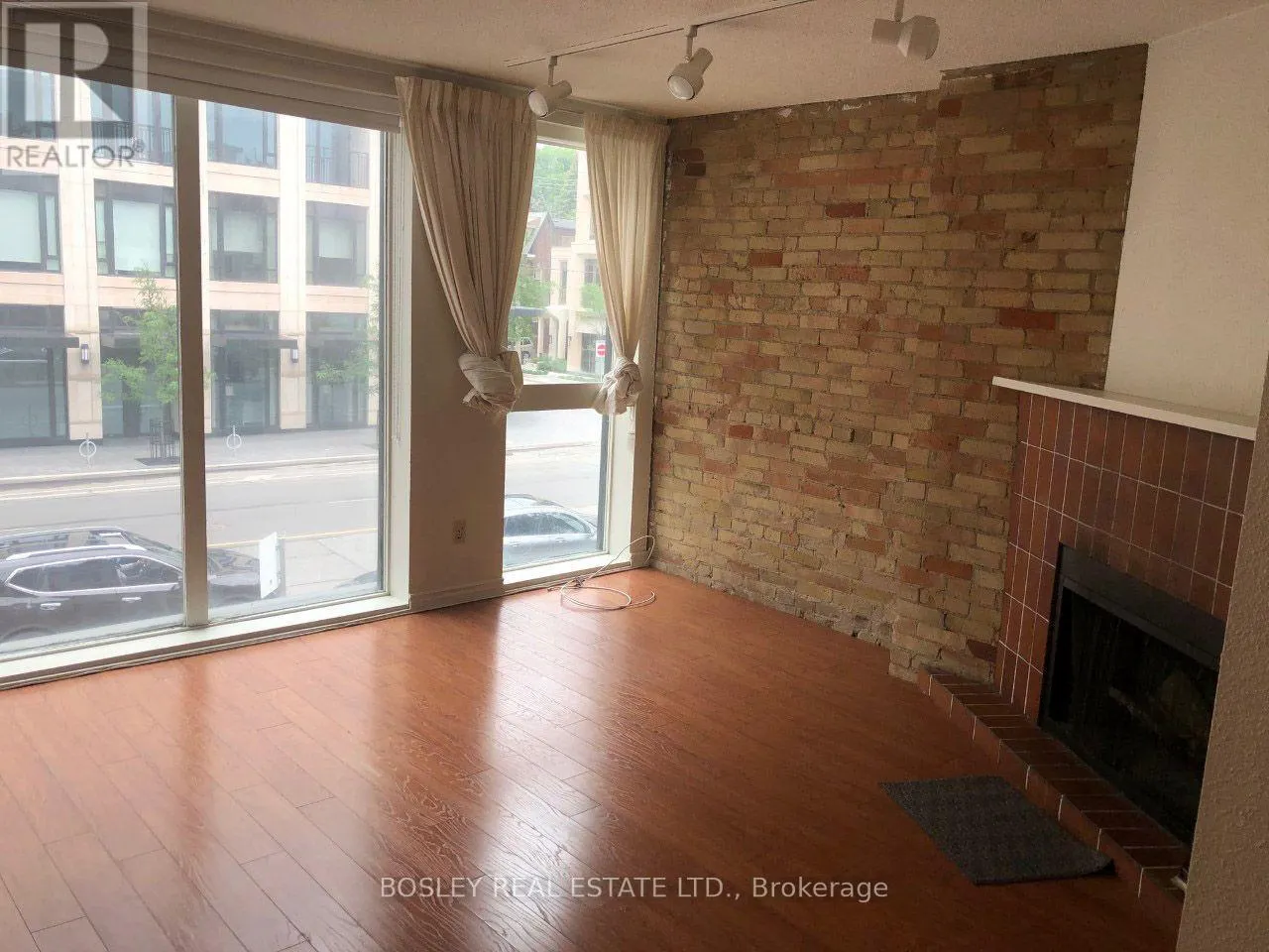2ND FLOOR, APT 2 - 160 DAVENPORT ROAD