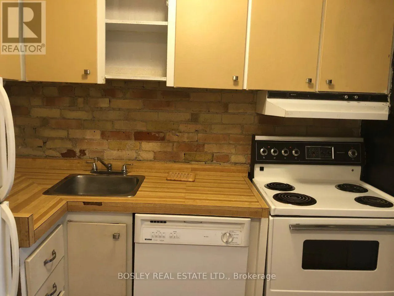 2ND FLOOR, APT 2 - 160 DAVENPORT ROAD