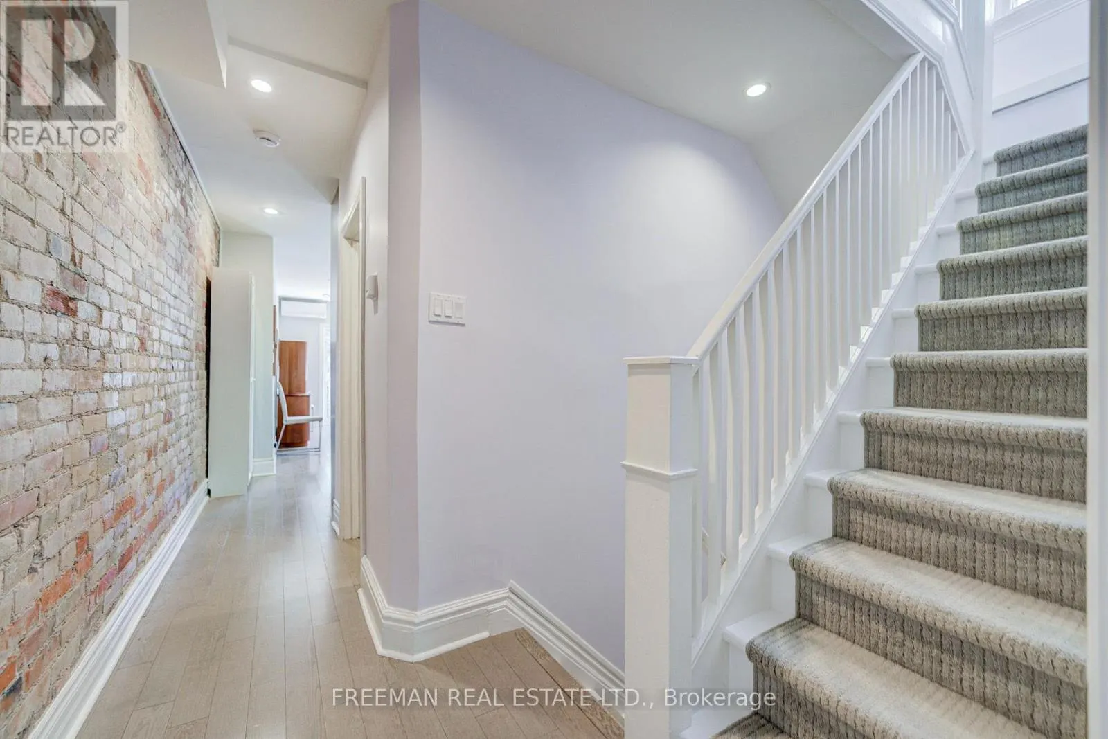 468 MARKHAM STREET