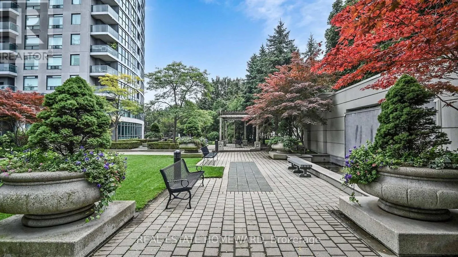 1207 - 30 HARRISON GARDEN BOULEVARD