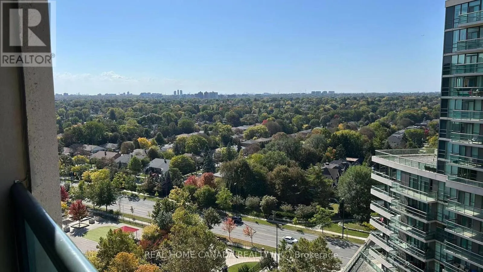 1810 - 23 LORRAINE DRIVE
