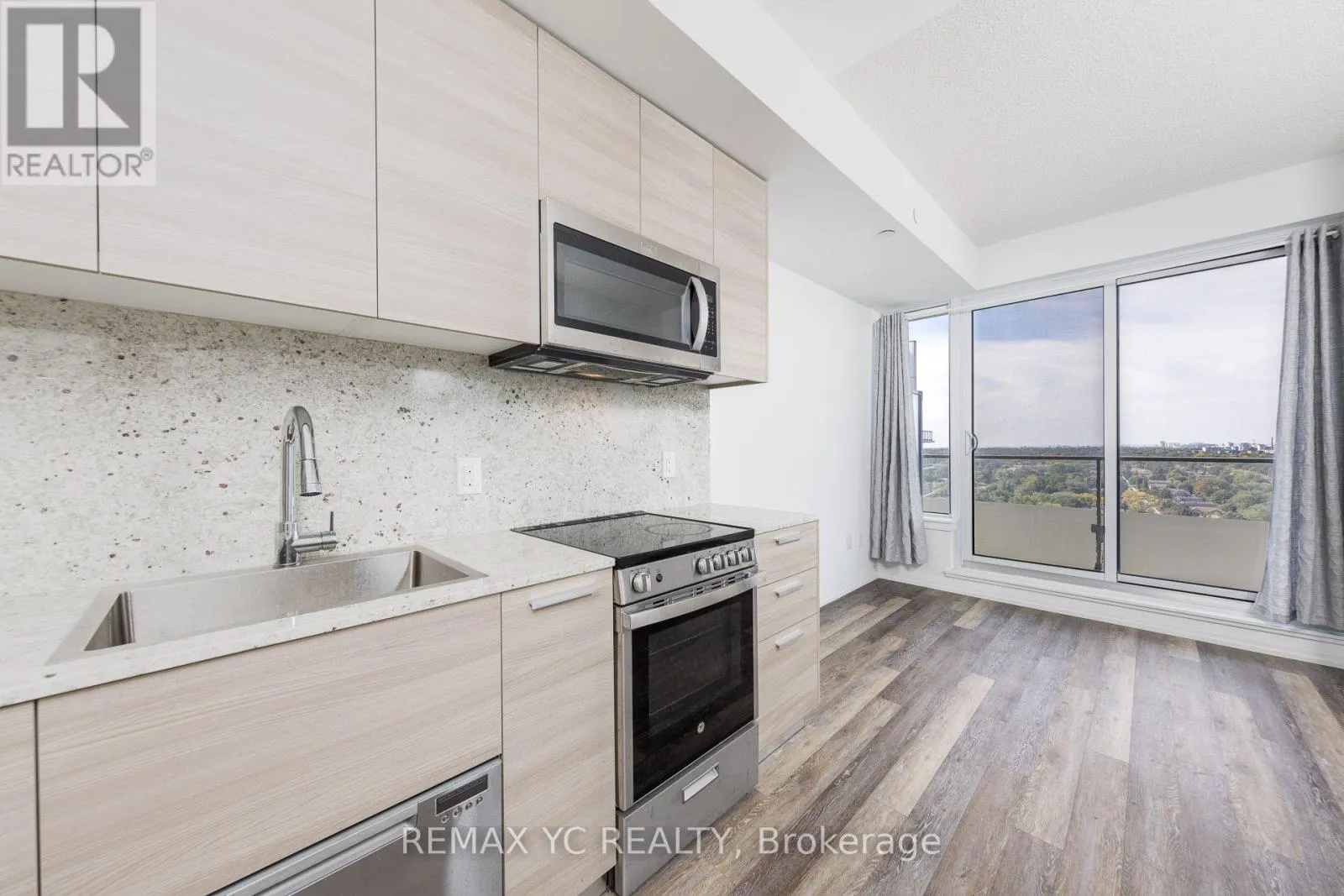 2110 - 75 CANTERBURY PLACE