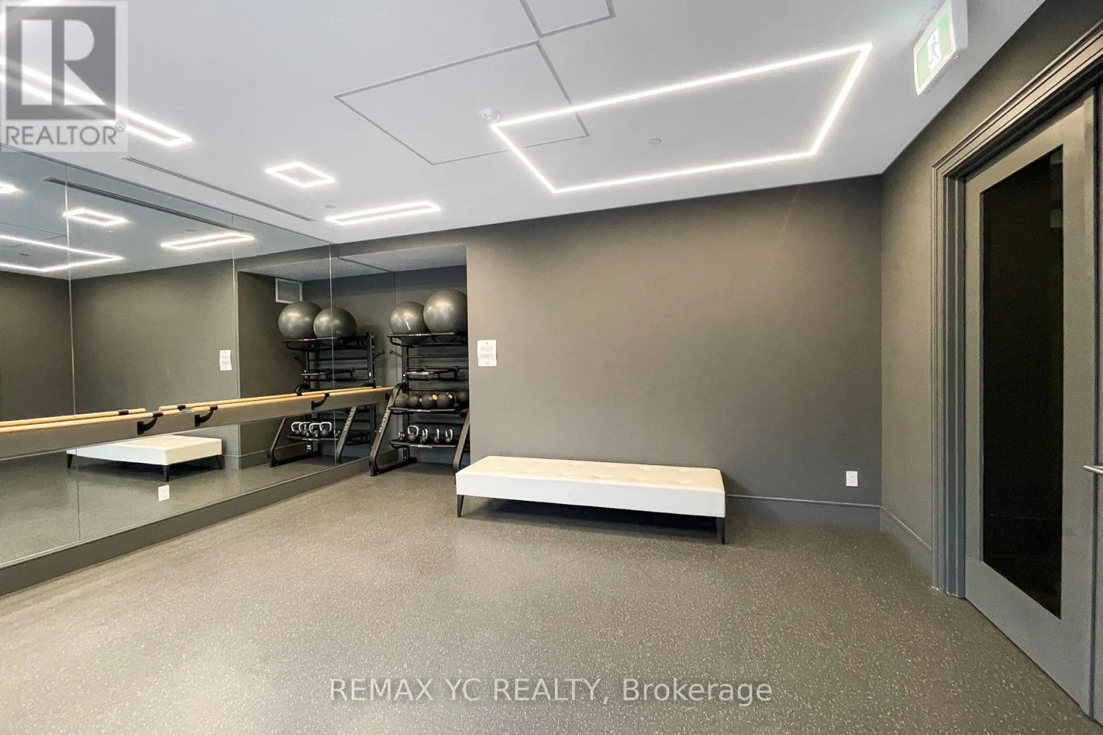 2110 - 75 CANTERBURY PLACE