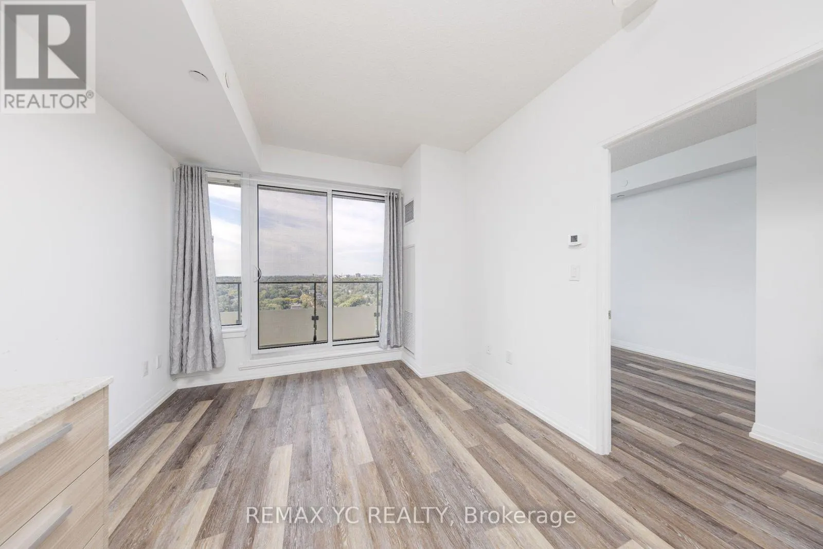 2110 - 75 CANTERBURY PLACE