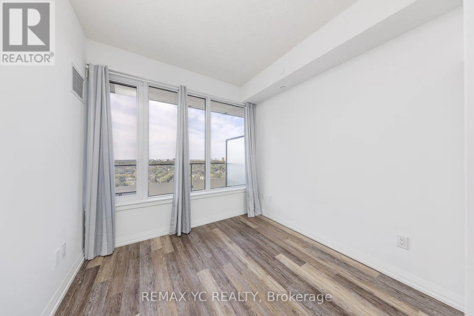 2110 - 75 CANTERBURY PLACE