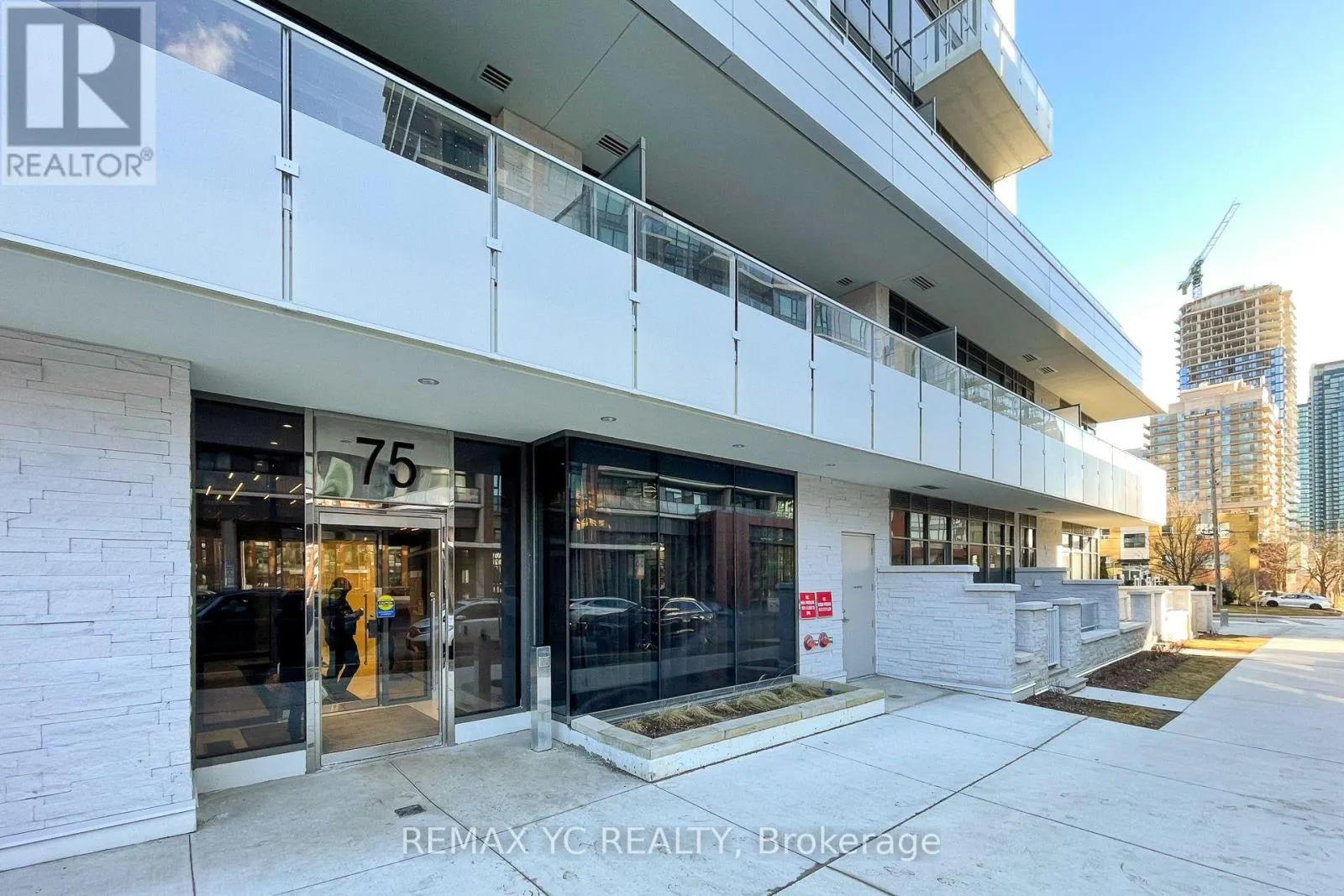 2110 - 75 CANTERBURY PLACE