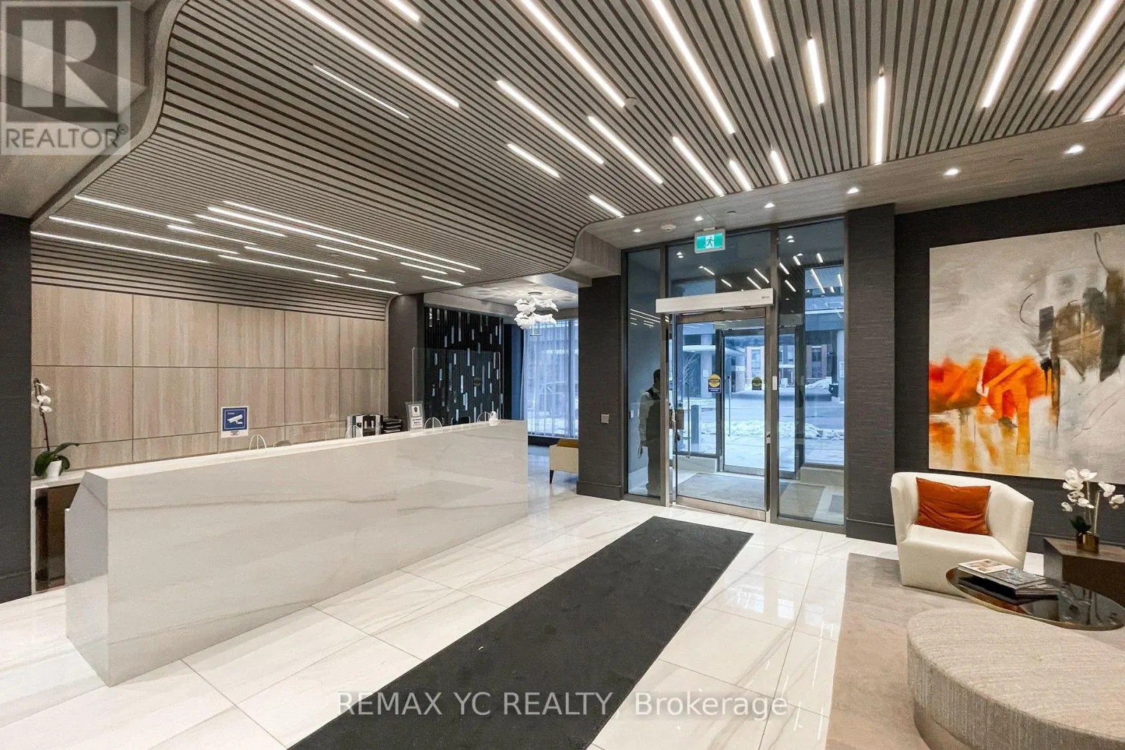 2110 - 75 CANTERBURY PLACE